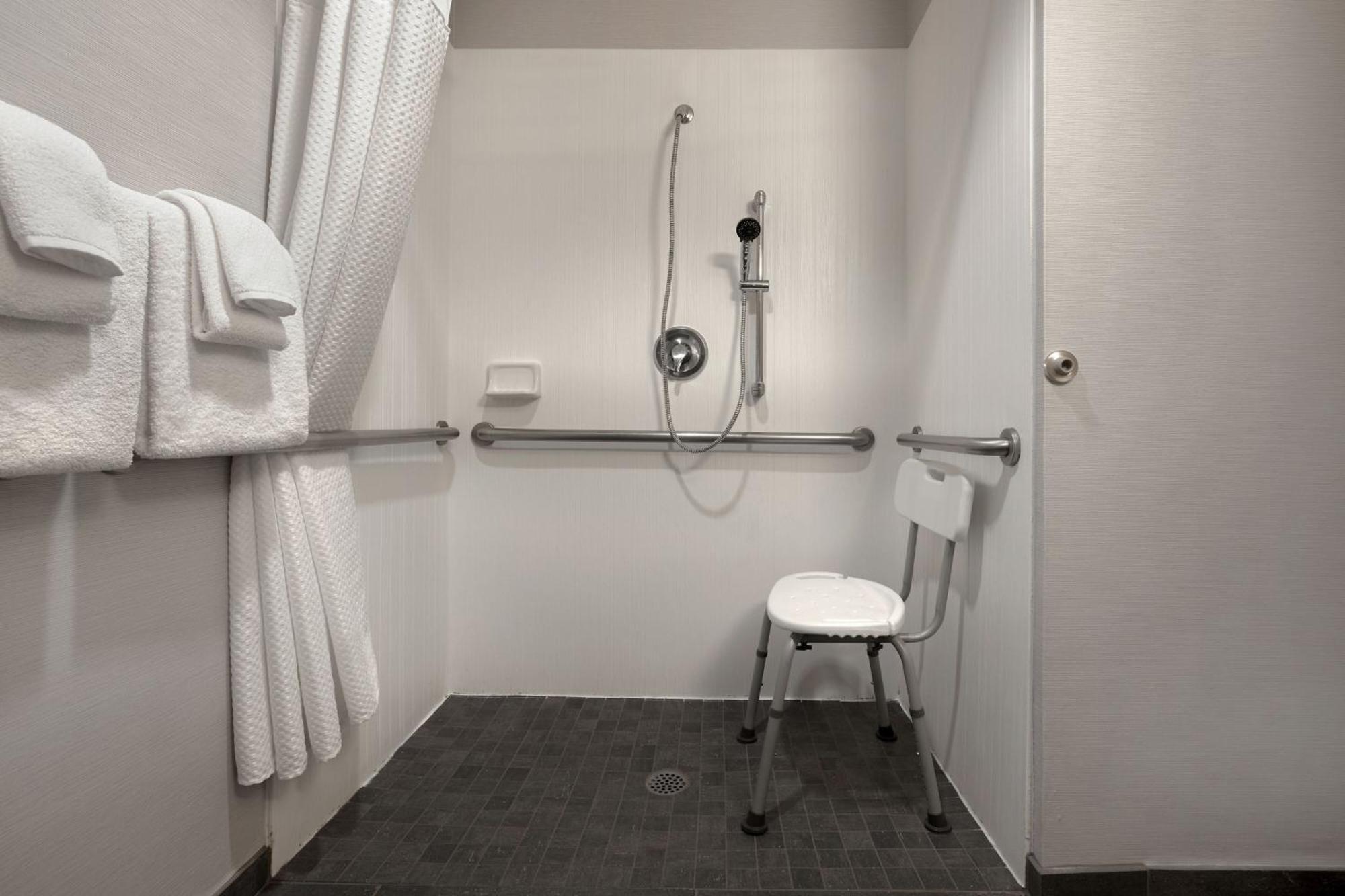 Courtyard By Marriott Portland Southeast/Clackamas Buitenkant foto