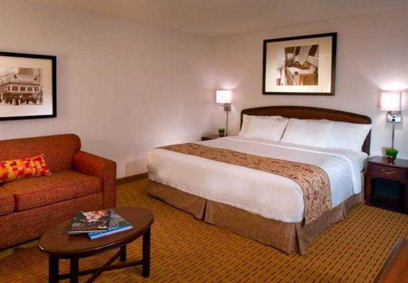 Courtyard By Marriott Portland Southeast/Clackamas Buitenkant foto