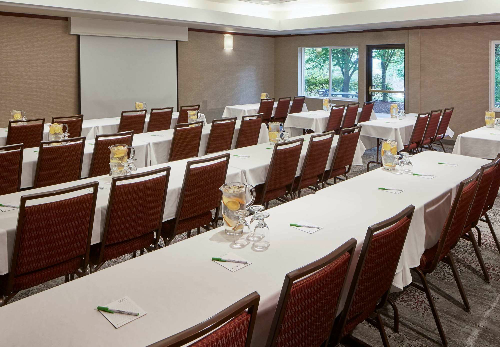 Courtyard By Marriott Portland Southeast/Clackamas Buitenkant foto